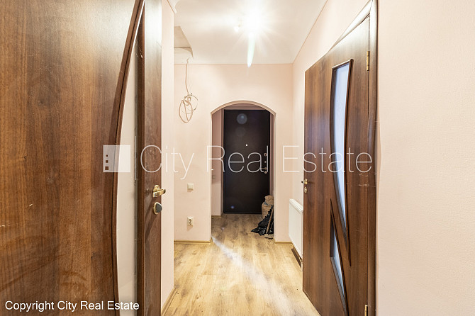 Privātmāja, fasādes māja, renovēta māja, slēgts pagalms, iežogota teritorija, radiatori ar Rīga - foto 9