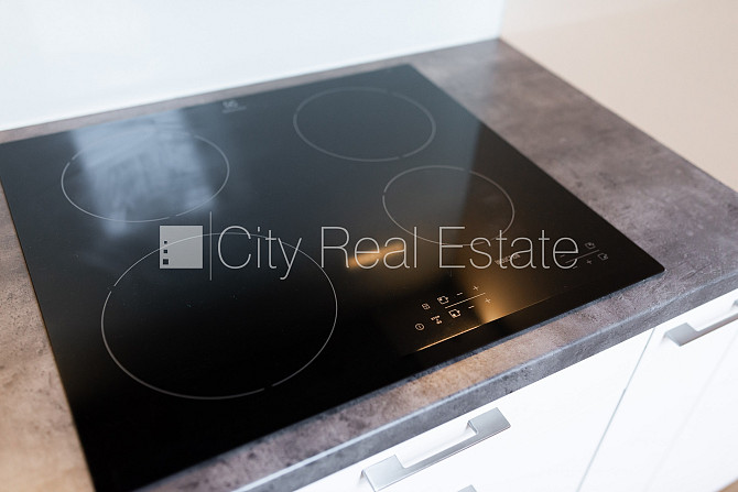 Фасадный дом, реновированный дом, закрытый двор, вход с улицы и со двора, бельэтаж, Рига - изображение 12