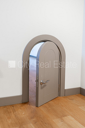 Фасадный дом, реновированный дом, закрытый двор, вход с улицы и со двора, бельэтаж, Рига - изображение 15