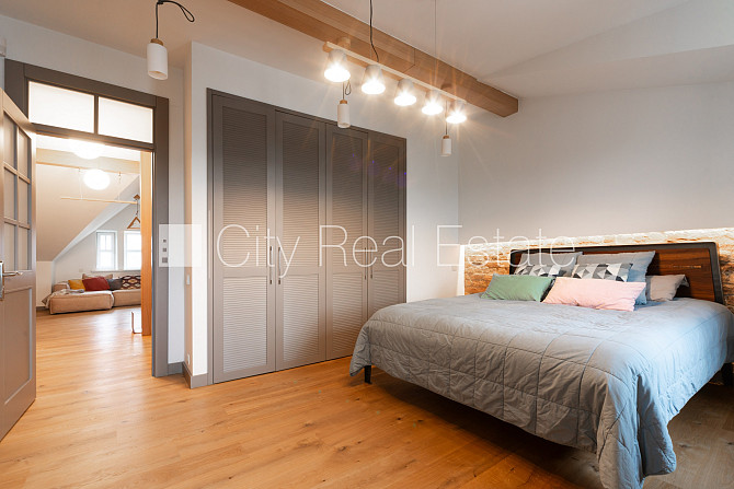 Фасадный дом, реновированный дом, закрытый двор, вход с улицы и со двора, бельэтаж, Рига - изображение 2