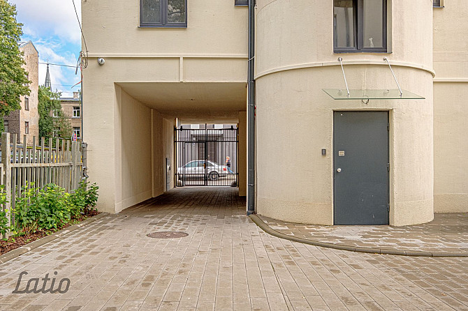 Pārdod pilnībā mēbelētu, ar sadzīves tehniku un sadzīves priekšmetiem aprīkotu dzīvokli Rīga - foto 2