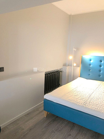 Fasādes māja, renovēta māja, ieeja no ielas, ir lifts, kāpņu telpa pēc kapitālā remonta, Rīga - foto 15