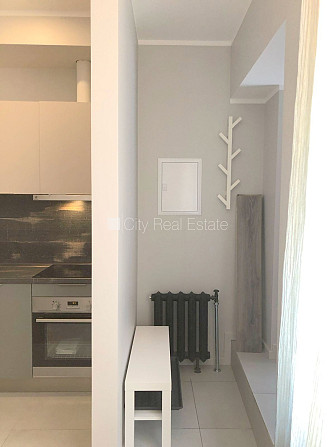 Fasādes māja, renovēta māja, ieeja no ielas, ir lifts, kāpņu telpa pēc kapitālā remonta, Rīga - foto 17