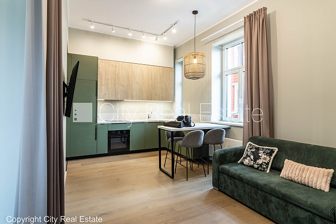 Fasādes māja, restaurēta māja, apsargāta teritorija, ieeja no ielas, ir lifts, kāpņu telpa Rīga - foto 14