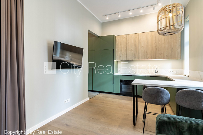 Fasādes māja, restaurēta māja, apsargāta teritorija, ieeja no ielas, ir lifts, kāpņu telpa Rīga - foto 19