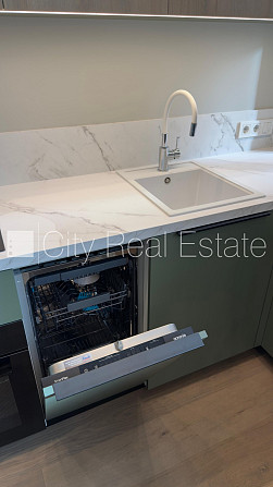 Fasādes māja, restaurēta māja, apsargāta teritorija, ieeja no ielas, ir lifts, kāpņu telpa Rīga - foto 16