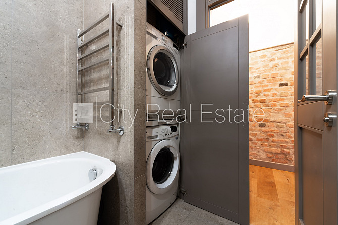 Въездные ворота оснащены автоматической подъёмной системой, бесплатная стоянка Рига - изображение 17