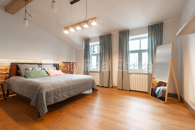 Въездные ворота оснащены автоматической подъёмной системой, бесплатная стоянка Рига - изображение 15