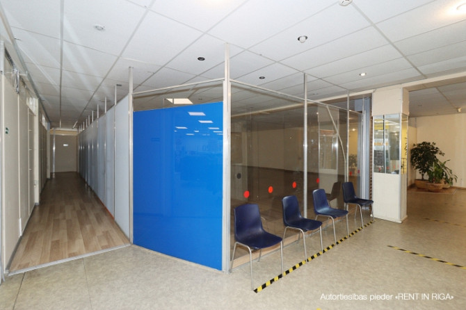 Izīrē telpas tirdzniecības centrā "Maxima" Ziepniekkalnā. Telpas izvietotas ēkas otrajā stāvā ar iee Рига - изображение 9