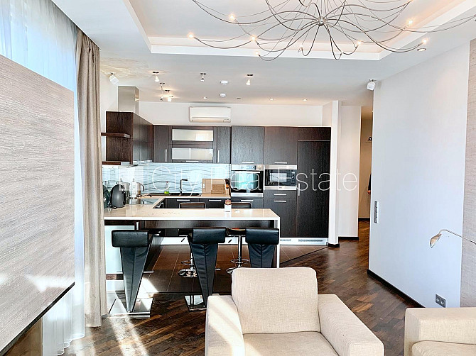 Новостройка, благоустроенный озеленённый двор, подземная стоянка, во дворе Рига - изображение 3