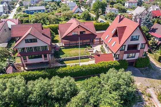 Tiek pārdots ekskluzīvs un unikāls īpašums pašā Daugavas krastā, kas sastāv no divām dzīvojamām mājā Ķekavas pagasts