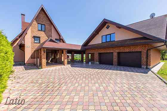 Tiek pārdots ekskluzīvs un unikāls īpašums pašā Daugavas krastā, kas sastāv no divām dzīvojamām mājā Ķekavas pagasts