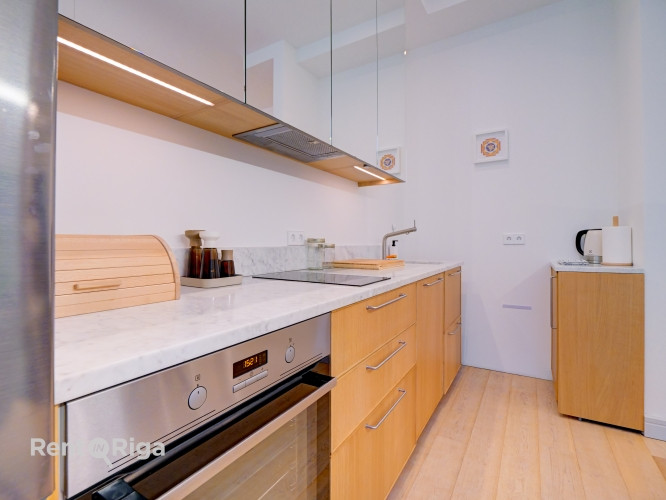 Красивая фасадная квартира в полностью реновированном доме. Квартира полностью Рига - изображение 6