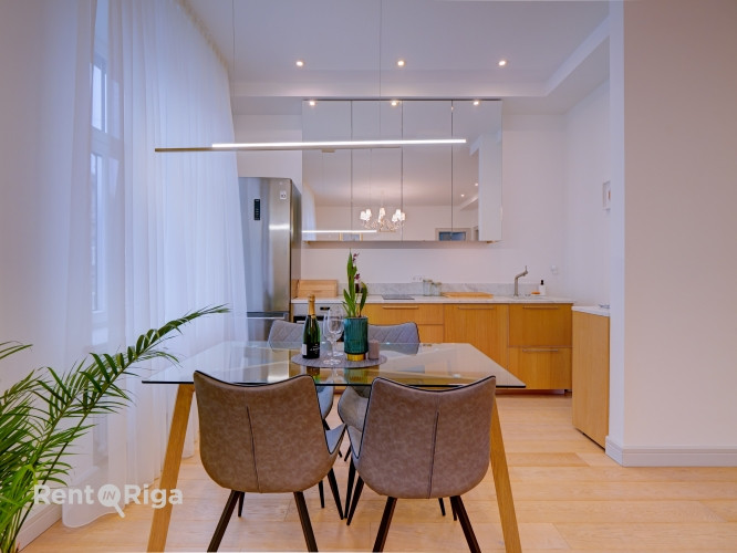 Красивая фасадная квартира в полностью реновированном доме. Квартира полностью Рига - изображение 4