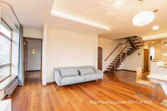 Сдается просторная четырехкомнатная квартира (138 кв.м) с большой террасой и Рига