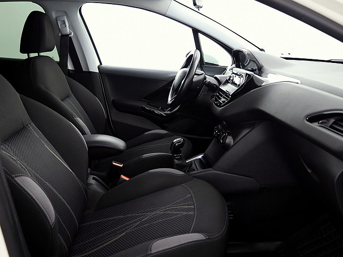 Peugeot 208 Elegance 1.2 60kW Таллин - изображение 6