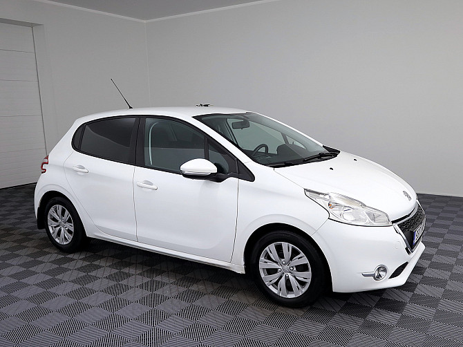 Peugeot 208 Elegance 1.2 60kW Таллин - изображение 1