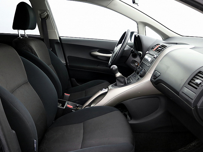 Toyota Auris Linea Sol 1.4 D-4D 66kW Таллин - изображение 6