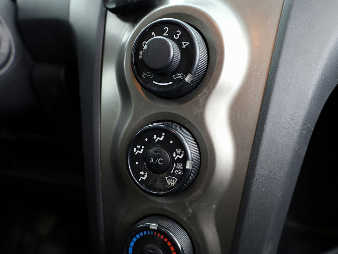 Toyota Yaris Linea Sol Facelift 1.4 D-4D 66kW Таллин - изображение 8