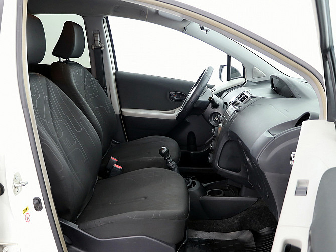 Toyota Yaris Linea Sol Facelift 1.4 D-4D 66kW Таллин - изображение 6