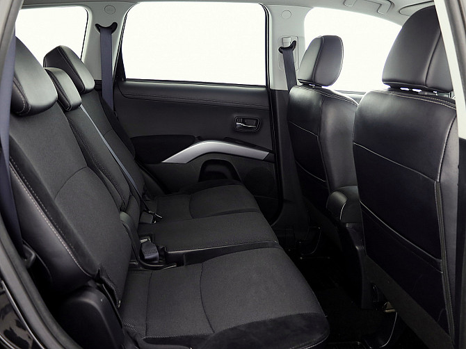 Mitsubishi Outlander Luxury Facelift ATM 2.4 125kW Таллин - изображение 7