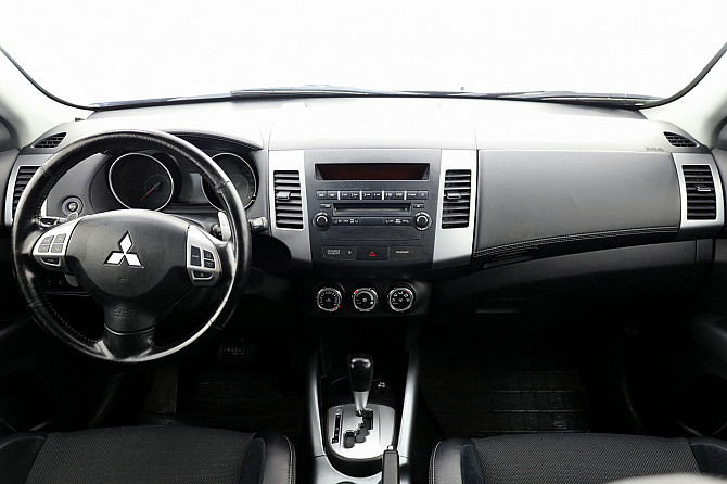 Mitsubishi Outlander Luxury Facelift ATM 2.4 125kW Таллин - изображение 5