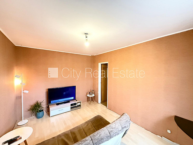 Fasādes māja, renovēta māja, ieeja no ielas, mansards, kāpņu telpa pēc kosmētiskā remonta, Rīga - foto 10