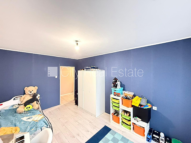 Fasādes māja, renovēta māja, ieeja no ielas, mansards, kāpņu telpa pēc kosmētiskā remonta, Rīga - foto 16