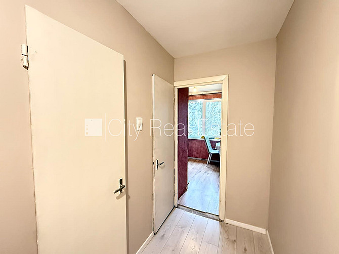 Fasādes māja, renovēta māja, ieeja no ielas, mansards, kāpņu telpa pēc kosmētiskā remonta, Rīga - foto 17