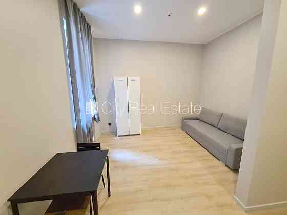 Фасадный дом, реновированный дом, закрытый двор, вход с улицы и со двора, лифт, Rīga