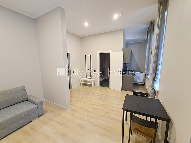 Fasādes māja, renovēta māja, slēgts pagalms, ieeja no ielas un pagalma, ir lifts, kāpņu Rīga - foto 7