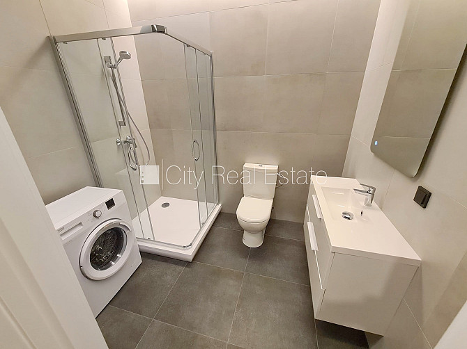 Fasādes māja, renovēta māja, slēgts pagalms, ieeja no ielas un pagalma, ir lifts, kāpņu Rīga - foto 12