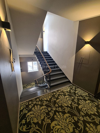 Fasādes māja, renovēta māja, slēgts pagalms, ieeja no ielas un pagalma, ir lifts, kāpņu Rīga - foto 15