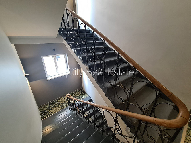 Fasādes māja, renovēta māja, slēgts pagalms, ieeja no ielas un pagalma, ir lifts, kāpņu Rīga - foto 16