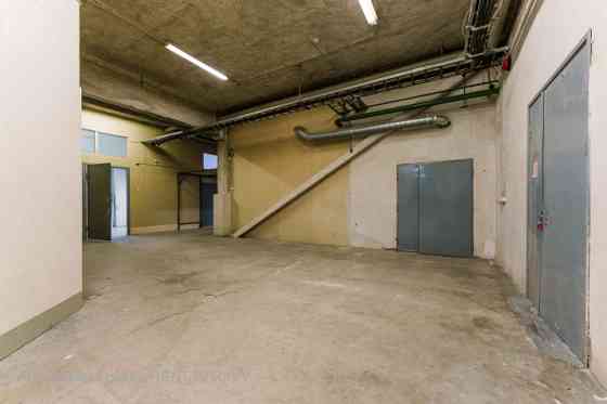 Heated production or warehouse premises on the 2nd floor.  The building was constructed in 1994 base Рига