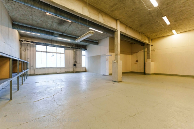 Heated production or warehouse premises on the 2nd floor.  The building was constructed in 1994 base Рига - изображение 2