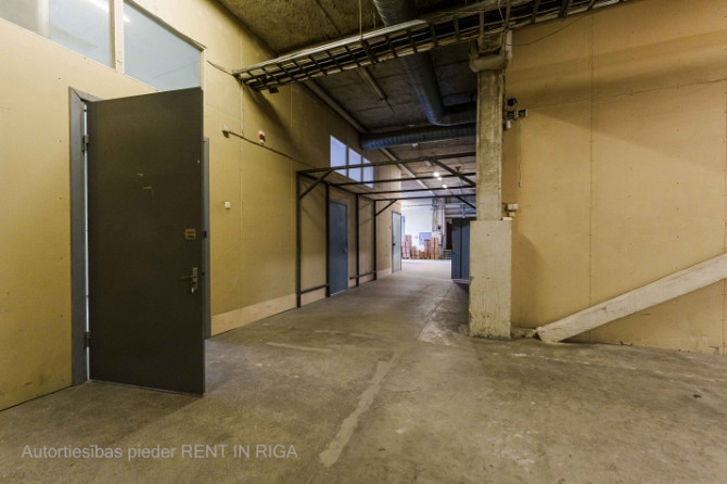 Heated production or warehouse premises on the 2nd floor.  The building was constructed in 1994 base Рига - изображение 6