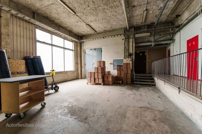 Heated production or warehouse premises on the 2nd floor.  The building was constructed in 1994 base Рига - изображение 7