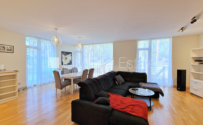 Jaunceltne, labiekārtots apzaļumots pagalms, teritorijas iebrauktuves vārti aprīkoti ar Jūrmala - foto 2