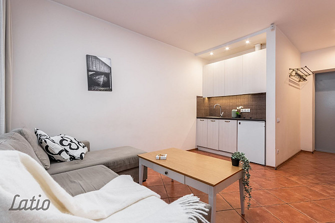 Pārdod mēbelētu divistabu dzīvokli 2017.gadā renovētā mūra namā, kas būvēts Rīga - foto 8