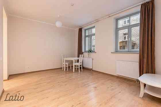 Pārdod divistabu dzīvokli jaunajā projektā (2021.g.) pie parka. Ēkai B energoefektivitātes klase, dz Rīga