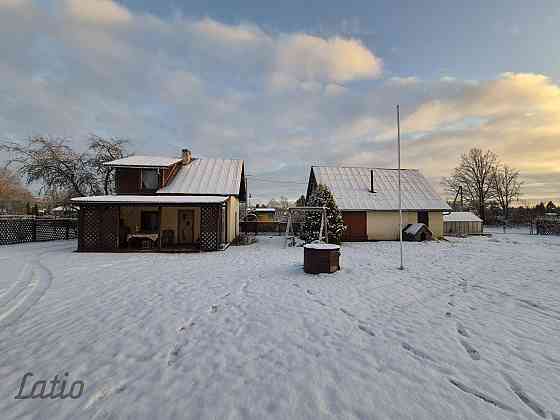 Pārdošanā nonācis īpašums Valkā, kas apvieno pilsētas ērtības ar lauku klusumu un zaļo mieru. Vasarn Valka un Valkas novads