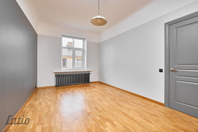 Saulains 3 istabu dzīvoklis, 62 kv. m, 6/6 st., kārtīga pirmskara māja pagalmā, remontēta Rīga - foto 1