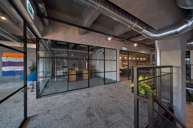 Moderns, pilnībā mēbelēts un labiekārtots birojs ar atsevišķu fasādes ieeju.  Telpas Rīga - foto 4