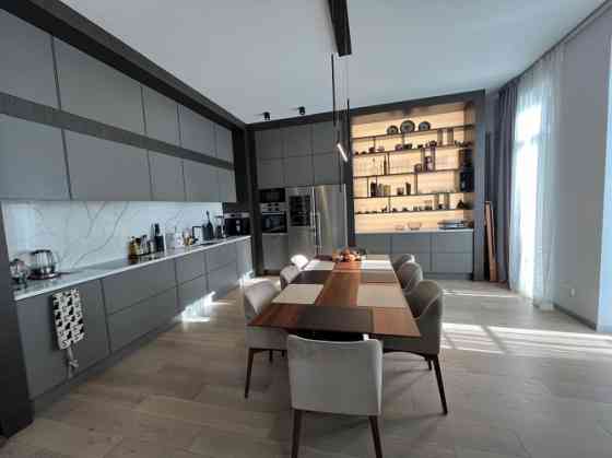 Pārdod 2 stāvīgu penthausa tipa dzīvokli!  Ekskluzīvs dzīvoklis, kas atrodas ēkas 3. un 4. stāvā ar  Jūrmala