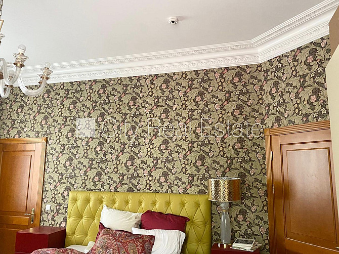 Pagalma māja, labiekārtota apzaļumota teritorija, vieta vairākām automašīnām, teritorijas Rīga - foto 20