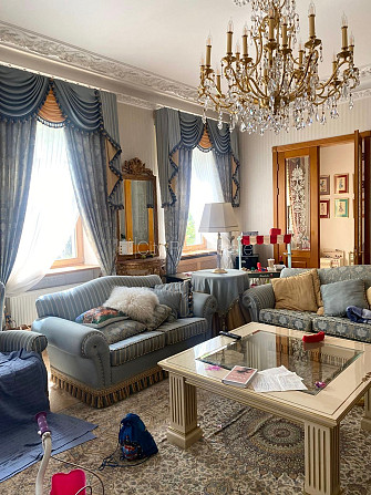 Pagalma māja, labiekārtota apzaļumota teritorija, vieta vairākām automašīnām, teritorijas Rīga - foto 15