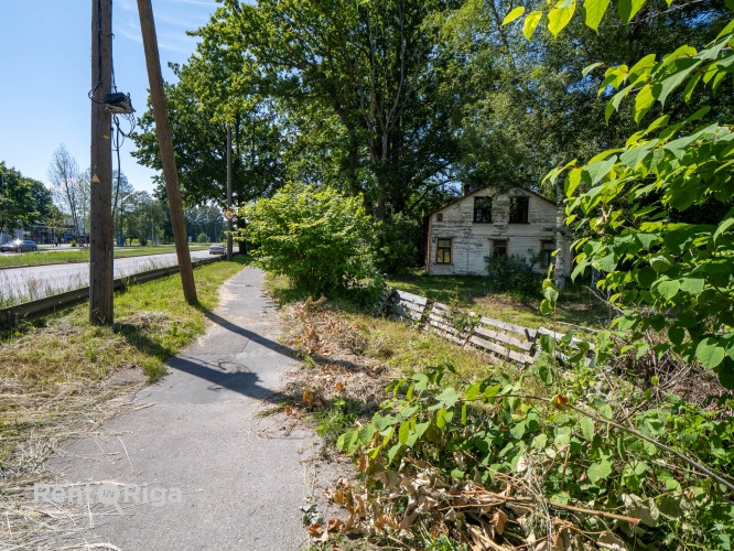 Zeme K. Ulmaņa gatves malā ar potenciālu piebrauktuvi no K. Ulmaņa gatves.   Adrese  Paltmales Rīga - foto 6