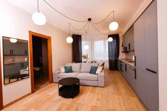 Izīrē gaišu un mājīgu dzīvokli projektā "Duntes ozoli"  Tiek piedāvāts plašs un komfortabls 3 istabu Rīga