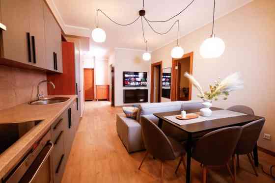 Izīrē gaišu un mājīgu dzīvokli projektā "Duntes ozoli"  Tiek piedāvāts plašs un komfortabls 3 istabu Rīga